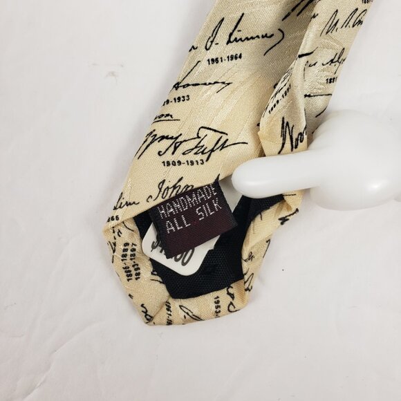 Museum Artifacts Neck Tie Presidents Silk NWT Cream Ivory Black Seal History - Picture 6 of 14